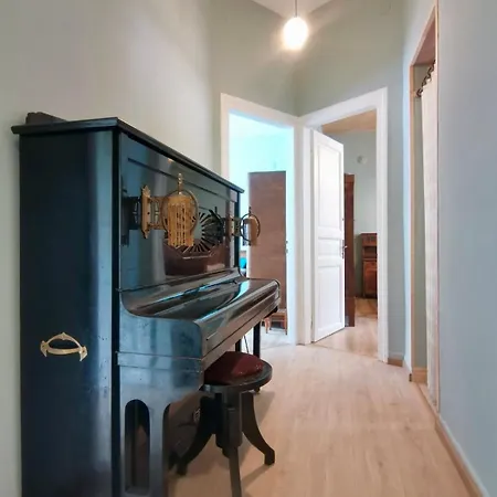 Piano Apartment