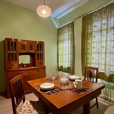 Piano Apartment