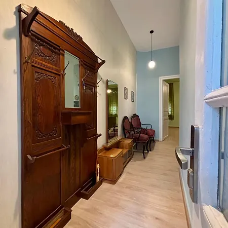 Piano Apartment
