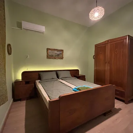 Apartment Piano *