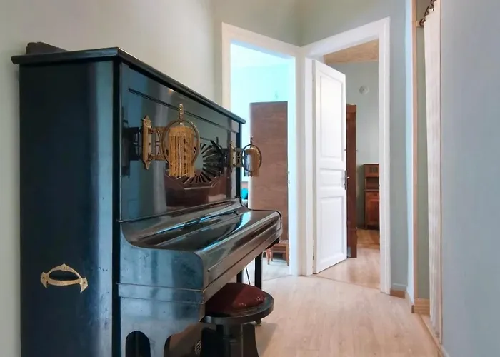 Piano Apartment